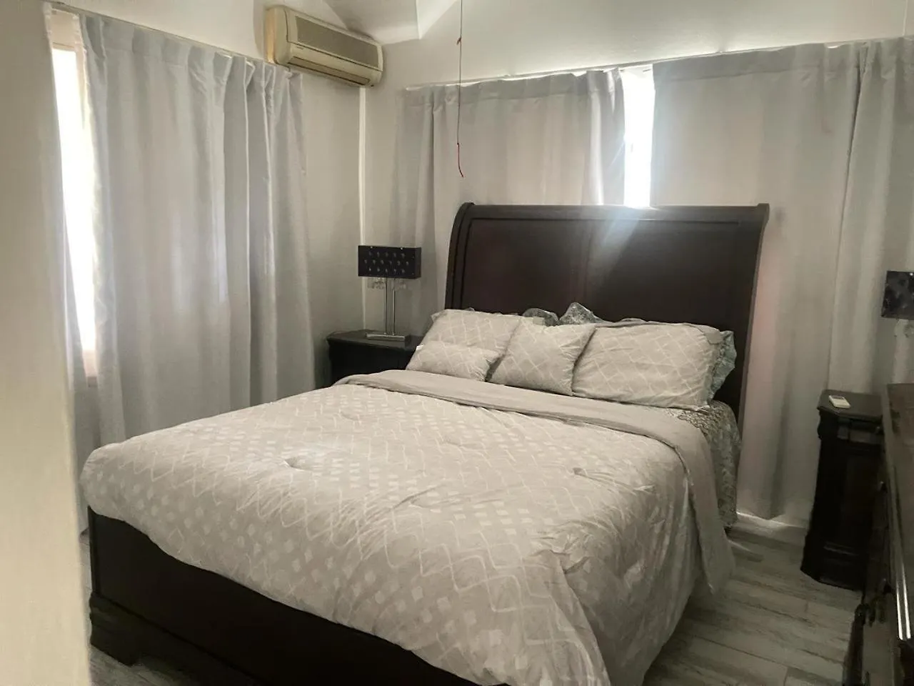 The President Room 5 Minutes To Devon House 4 Waterloo Avenue Kingston Jamaica